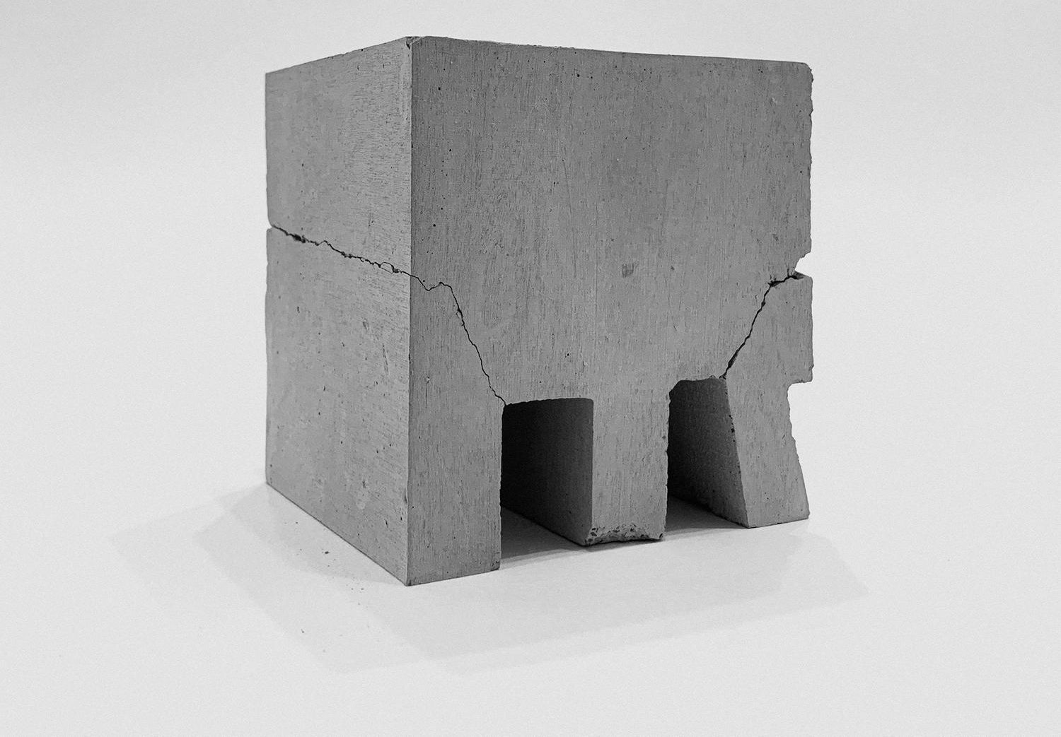 DTA, PR, Skulptur 1, 2020, concrete, 10x10x10cm